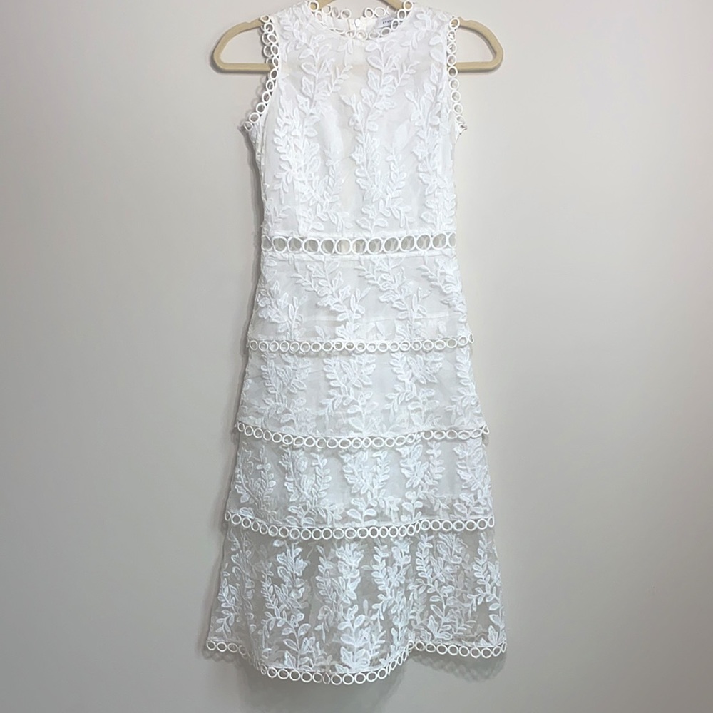 Avantlook floral lace dress